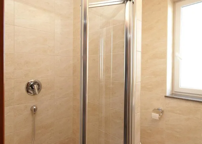 Lazensky Vrch מלון 3*